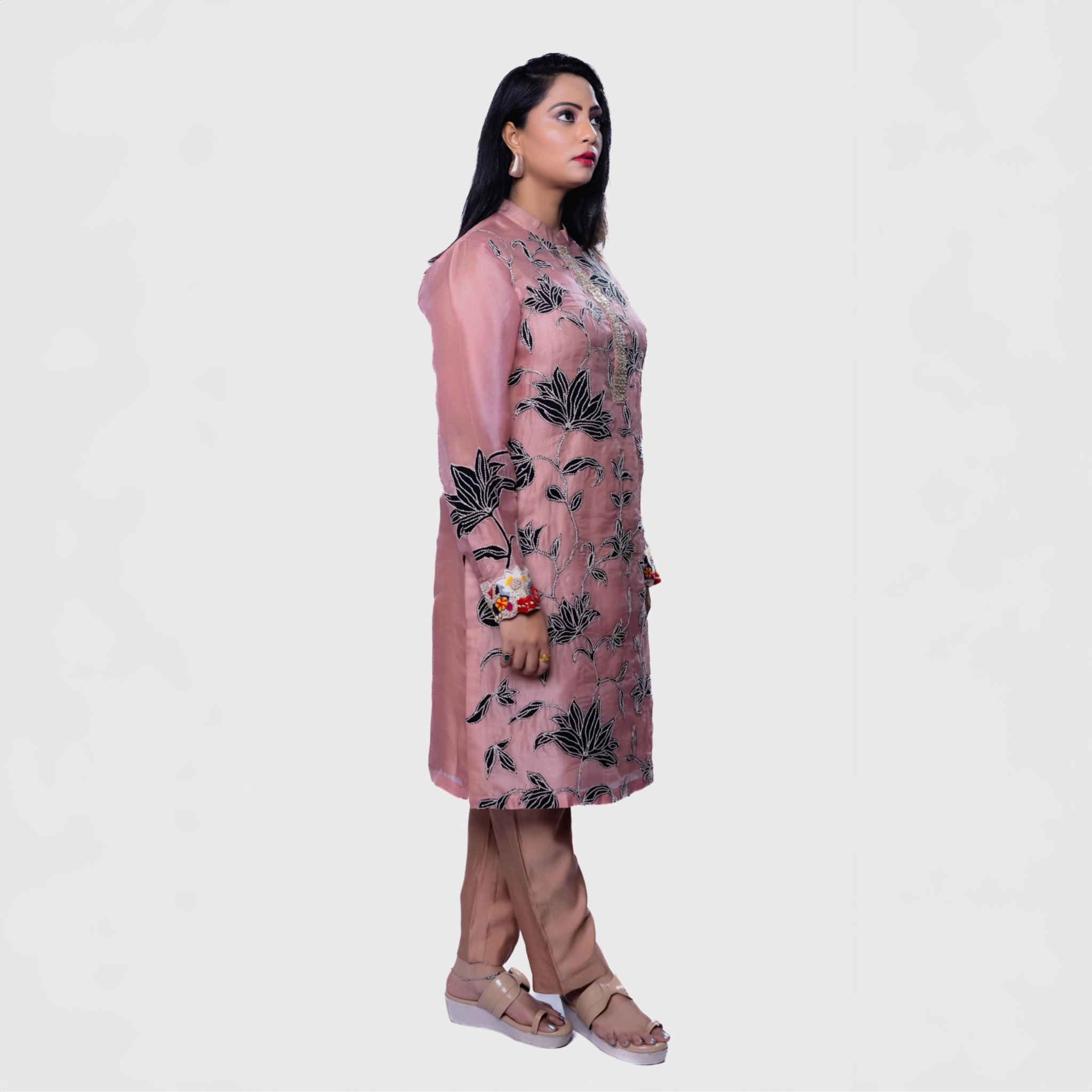 Blush floral embroidered kurta set featuring intricate leaf patterns and stylish design for elegant occasions