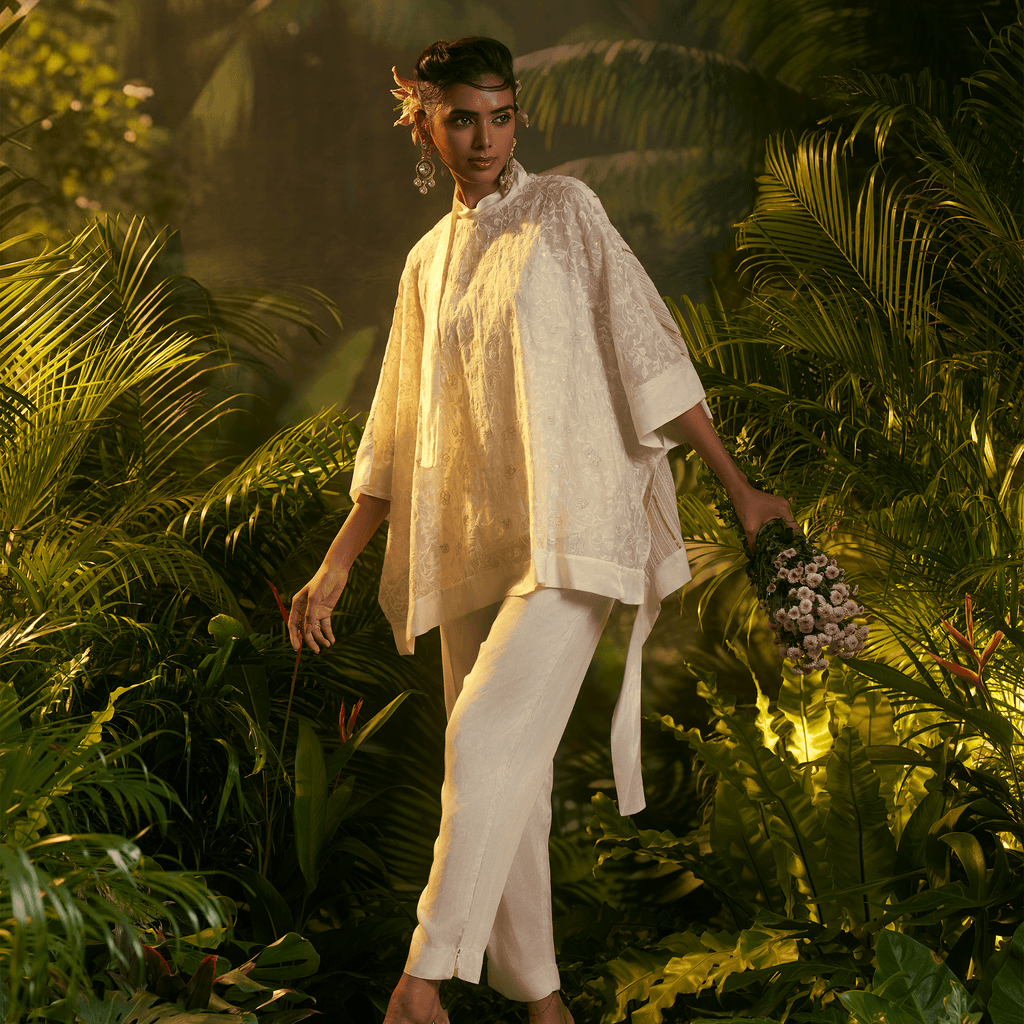 Natasha Mehta Women's Fusion Fashion Kaftan in Ivory Silk with Elegant Tie Detail