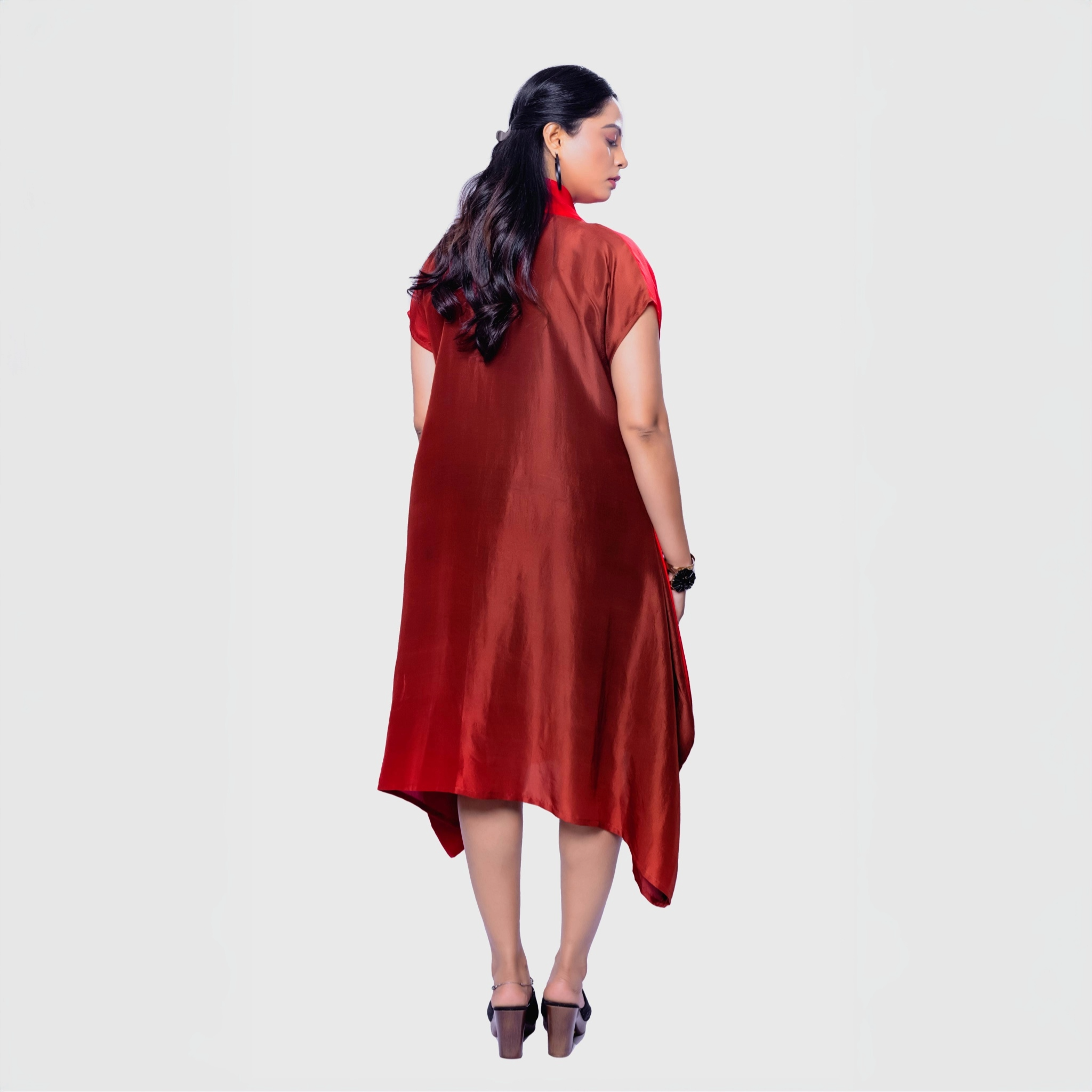 Elegant red premium cocktail dress Dubai with flowy silhouette and short sleeves, perfect for special occasions